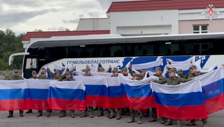 yeni-esir-takasi-rusya-ve-ukrayna-146sar-askeri-serbest-birakti-aKIa2Aa2.jpg