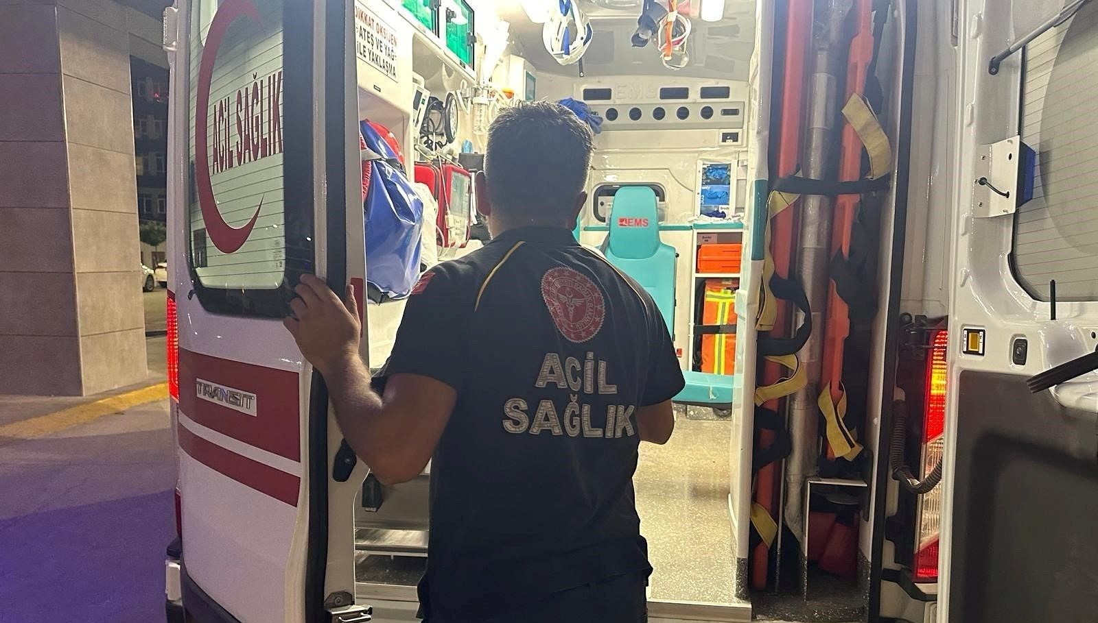 adiyamanda motosiklet devrildi 2 yarali kF2pphy2