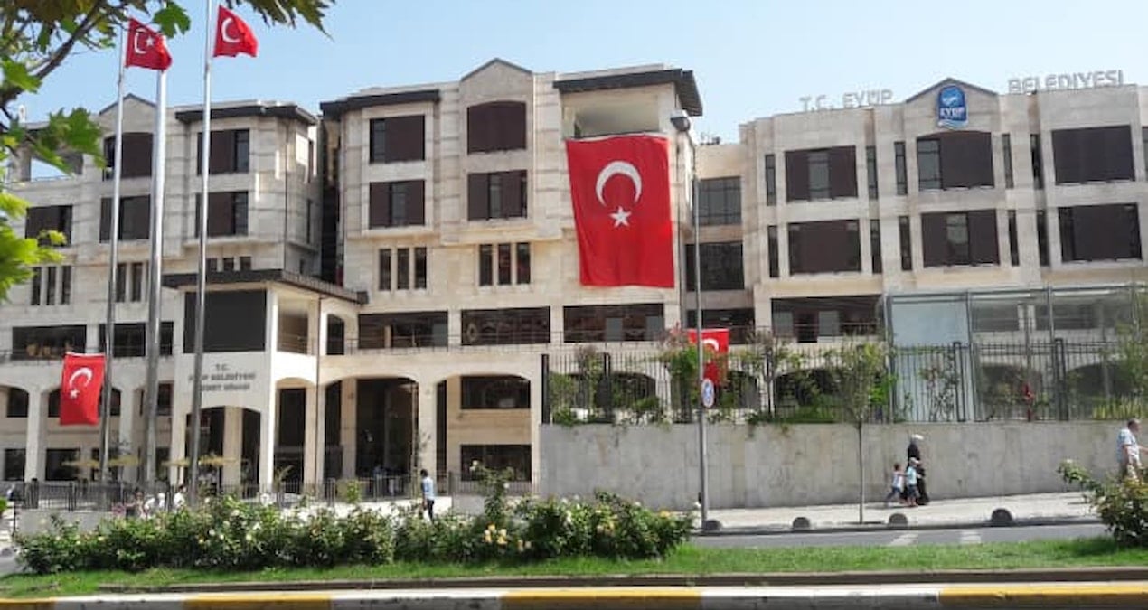 koca belediyeyi aile sirketine cevirmisler akraba olmayan personel cikmadi Mv7ePFG7