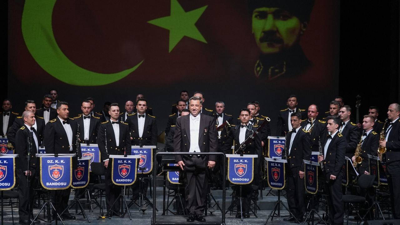 adob ve deniz kuvvetleri komutanligi bandosu cumhuriyet bayrami konseri verdi bAUBR4wS.jpg