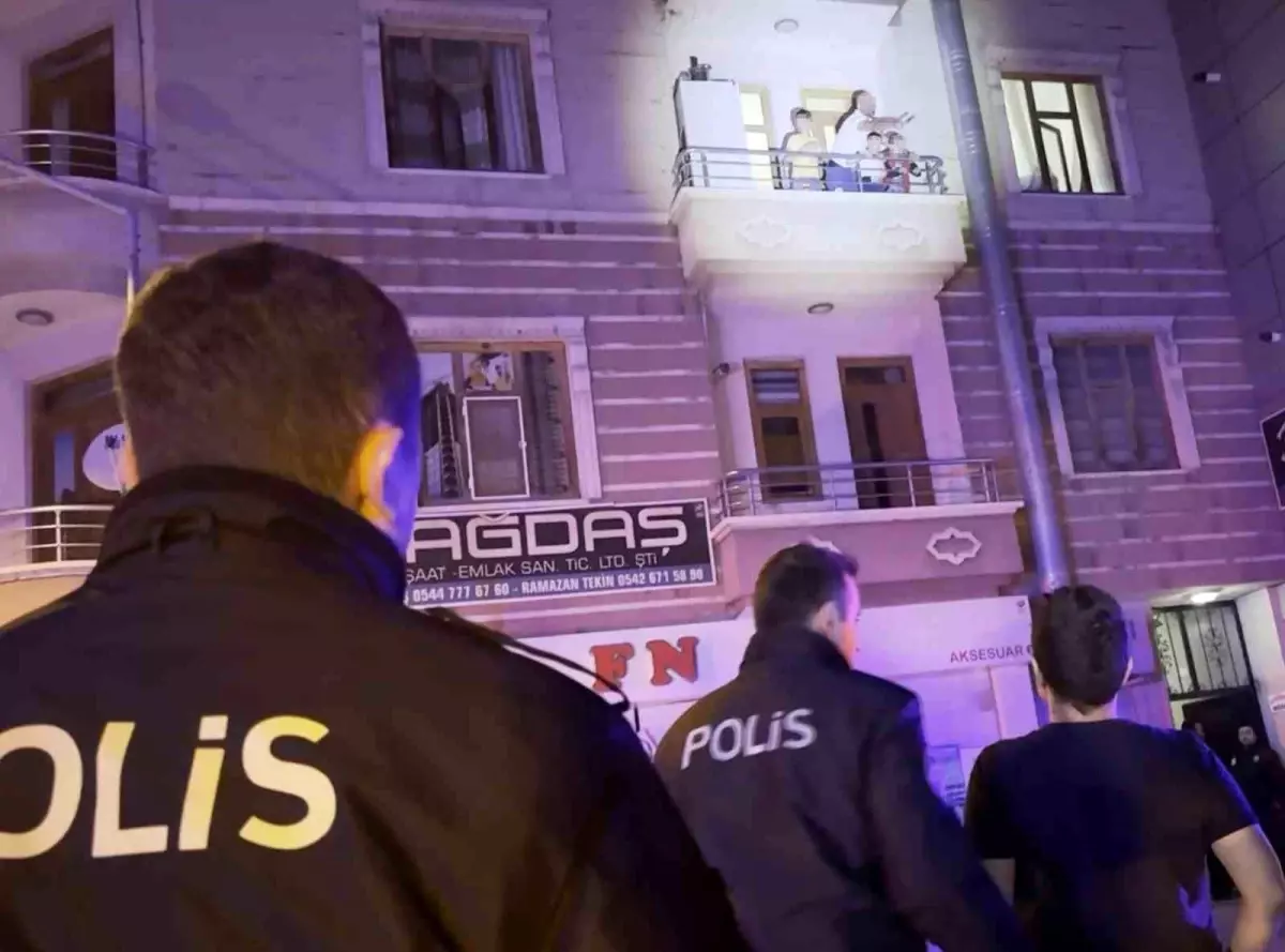 aksarayda bosanmis esinin cocuklarini rehin alan adam gozaltina alindi PxqisWmV