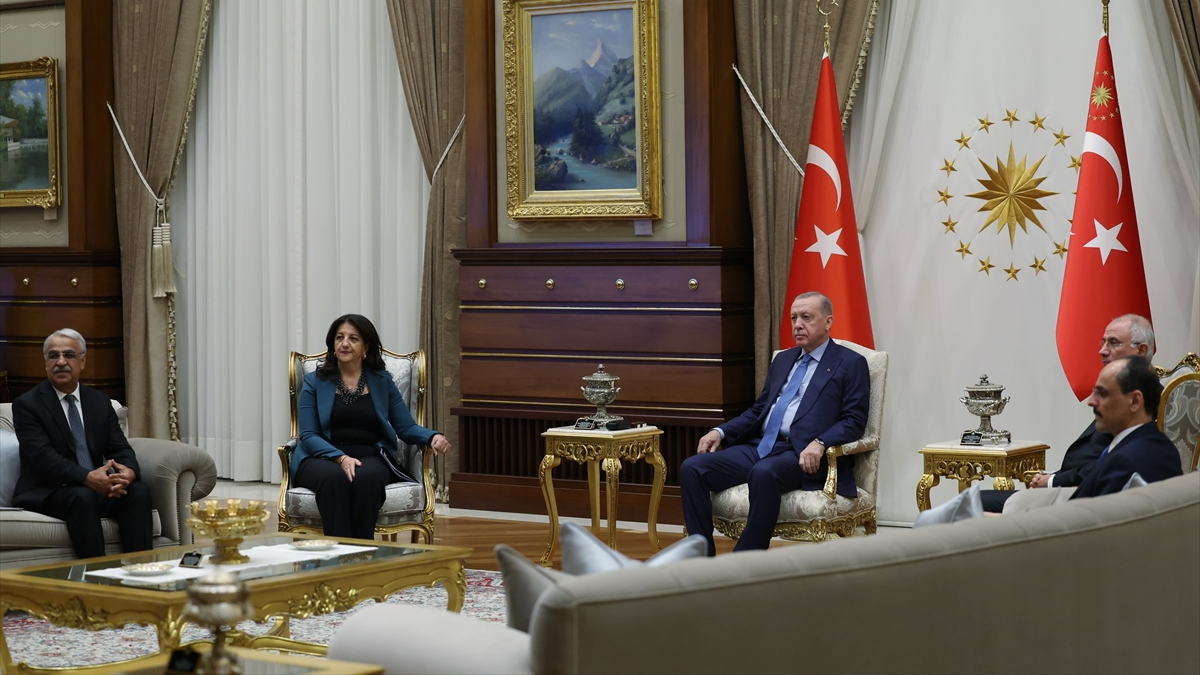 cumhurbaskani erdogan dem parti heyetini bestepede kabul etti j48htQb3.jpg