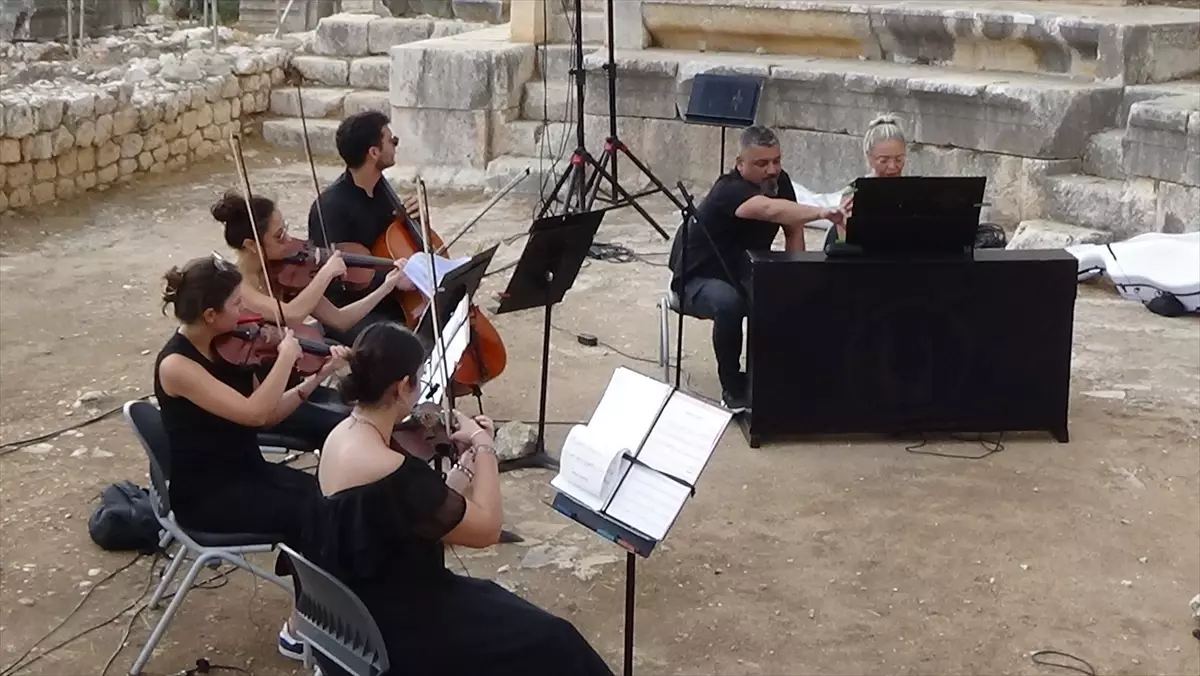 mersinde antik kent konserle senlendi HhvGIybs