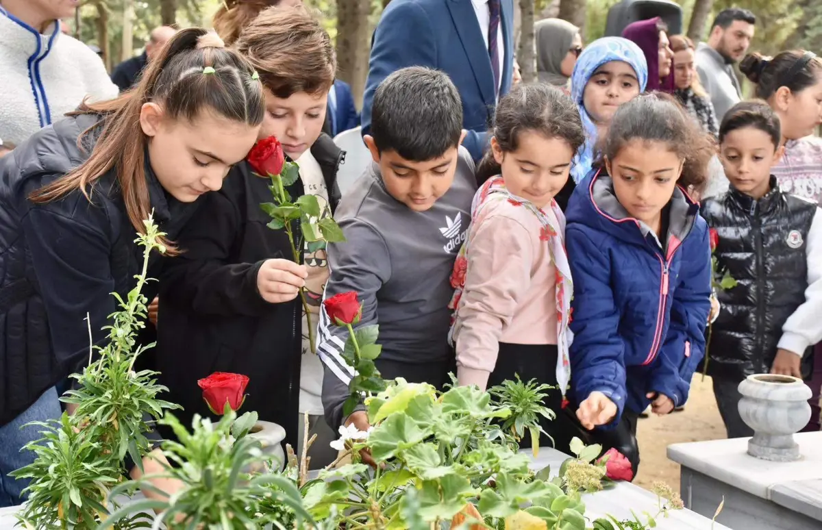 sehit ogretmen nese alten 32 yilinda anildi PA6vdU3K.jpg