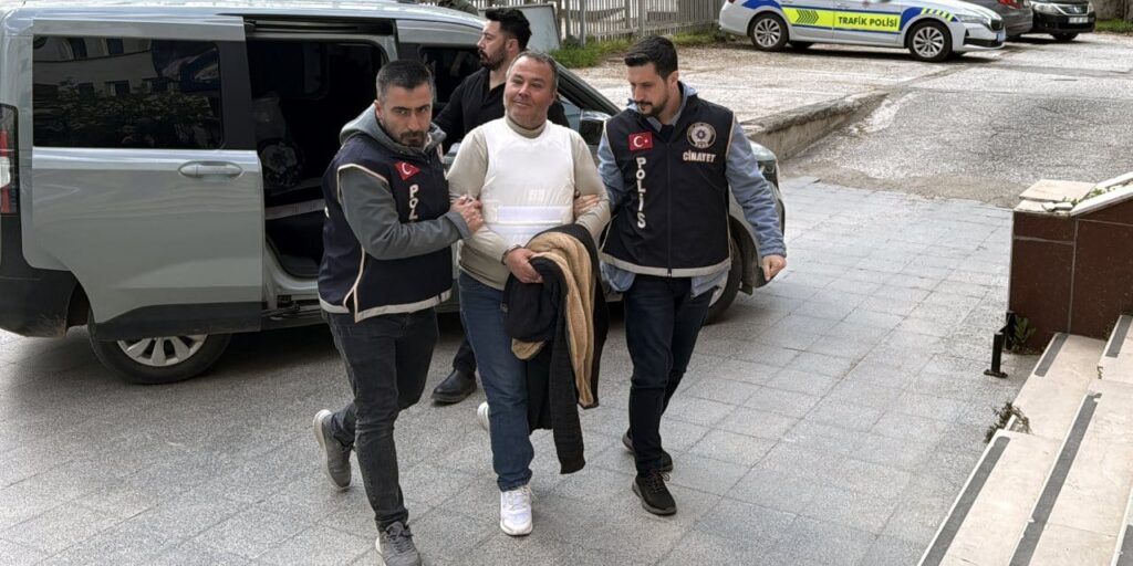 belediye-calisanini-tufekle-oldurmustu-metruk-binada-yakalandi-VVxq56T9