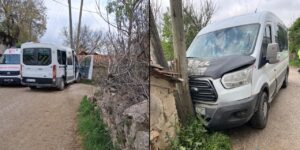 okul-servisi-direge-carpti-12-ogrenci-ve-sofor-yaralandi-QemrtLvh