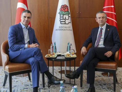 Pedro s nchezden ozgur ozele yeni parti mektubu bu cesur karariniz bizlere umut veriyor ZzG5BU3p